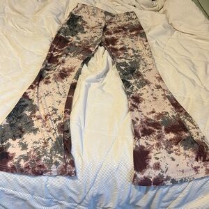 Colorful flared leggingsv